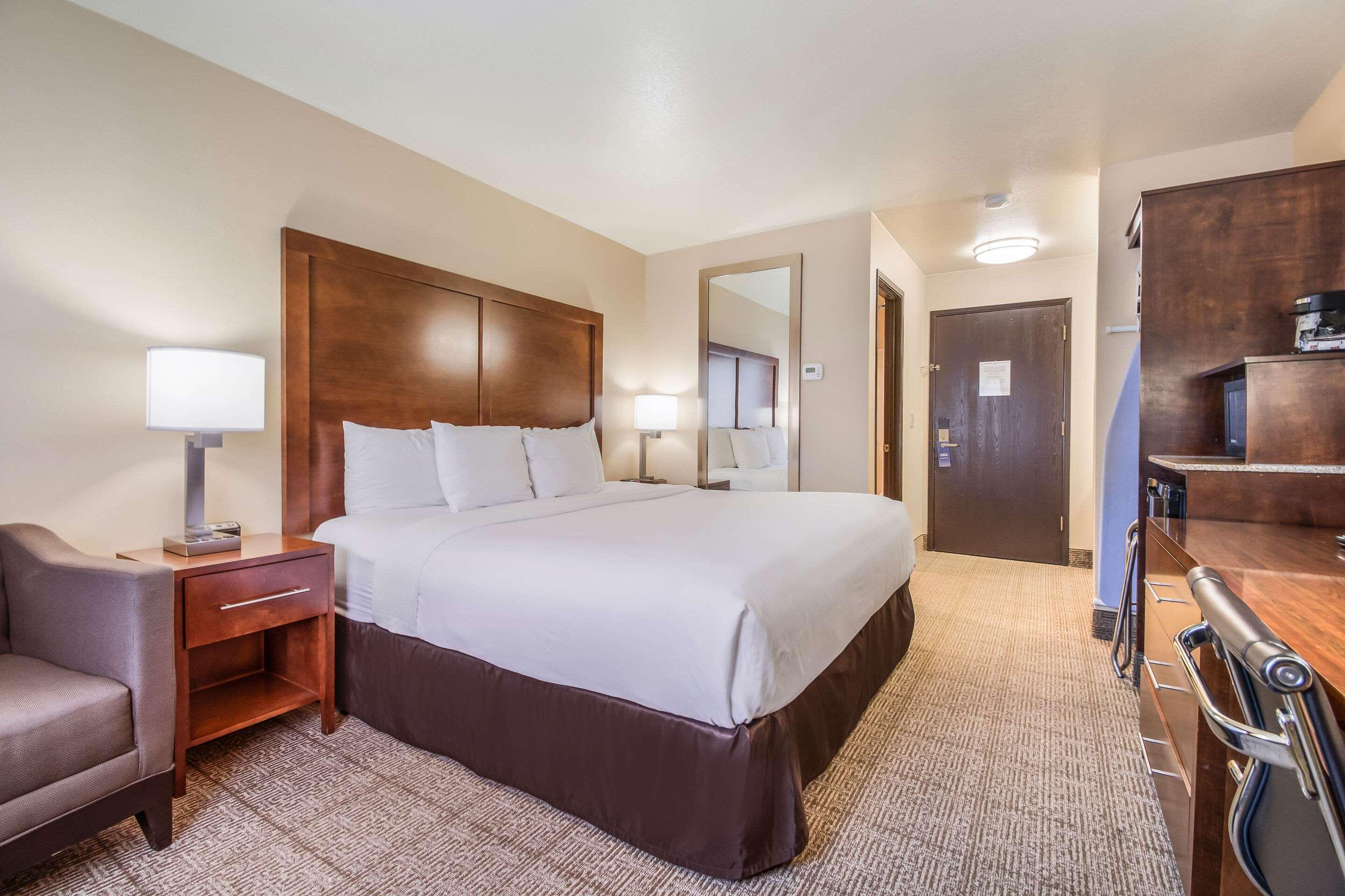 Comfort Inn Newport Bagian luar foto