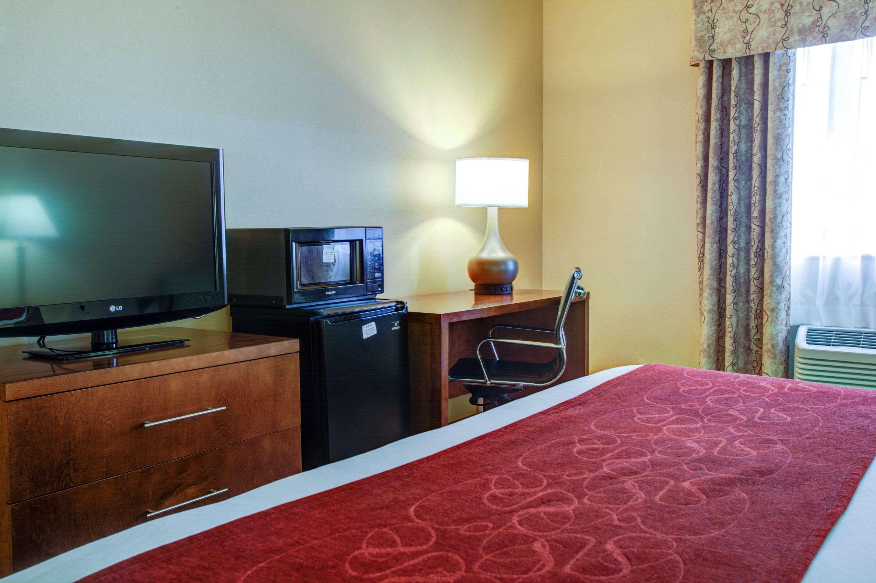 Comfort Inn Newport Bagian luar foto