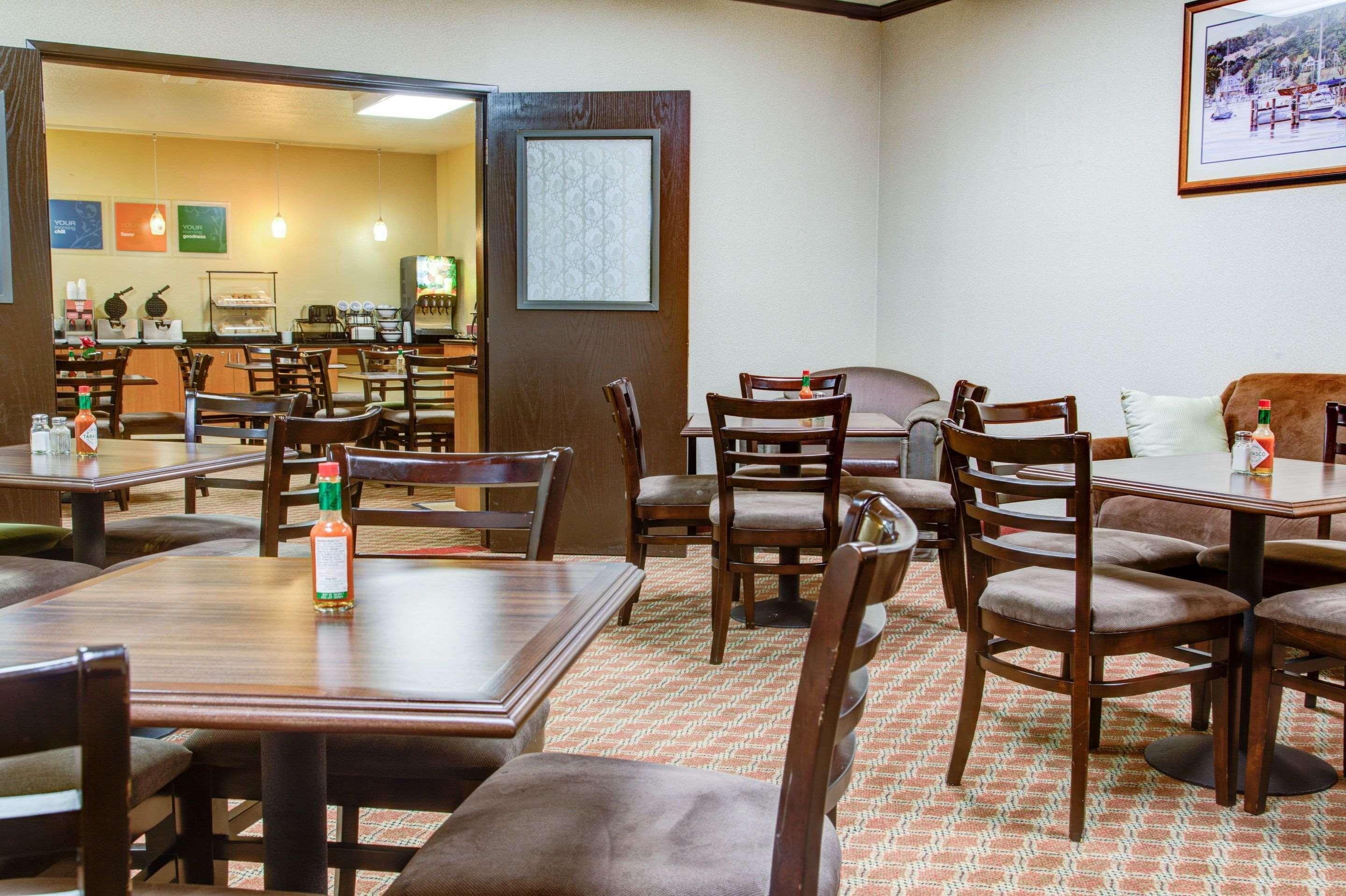 Comfort Inn Newport Bagian luar foto