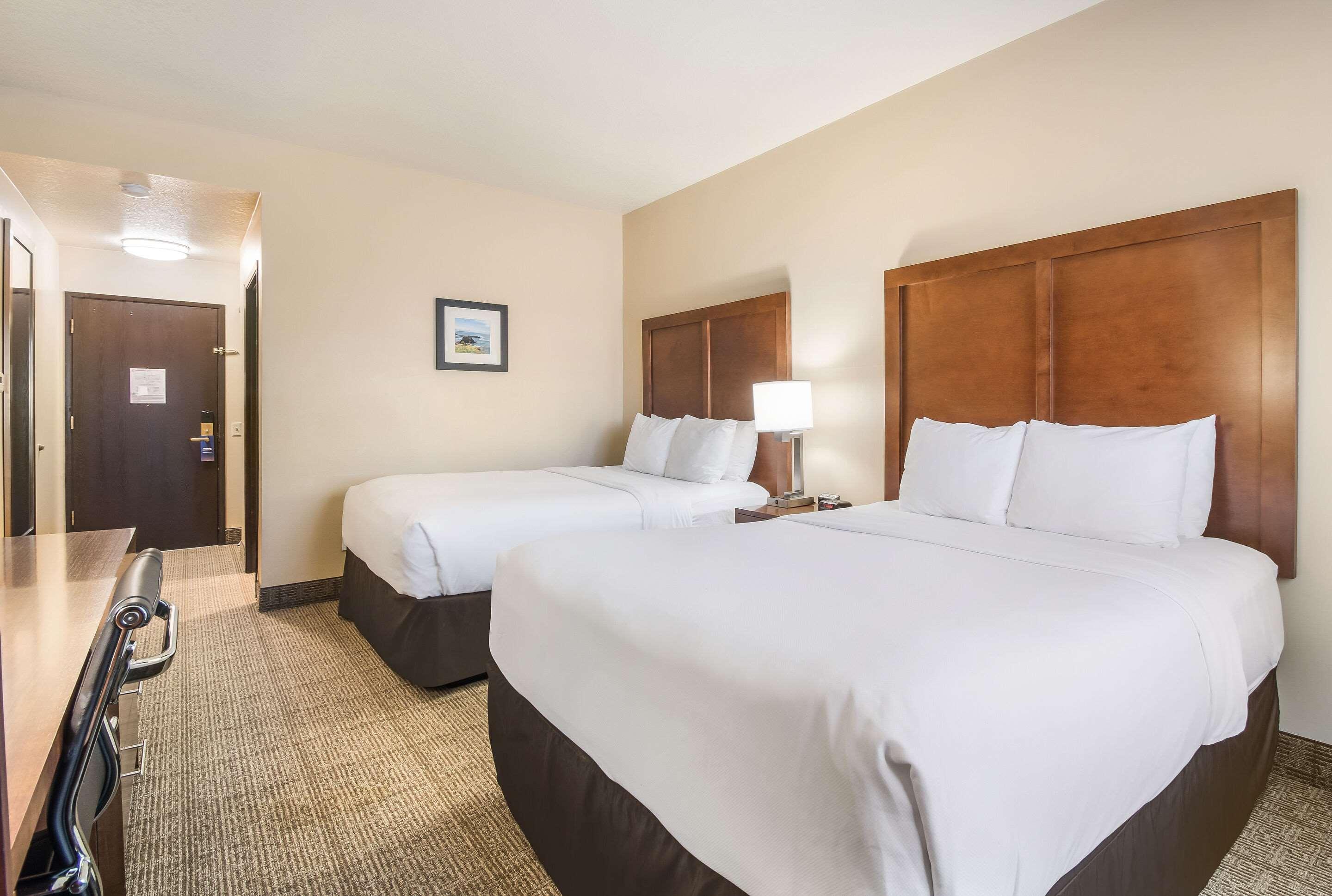 Comfort Inn Newport Bagian luar foto