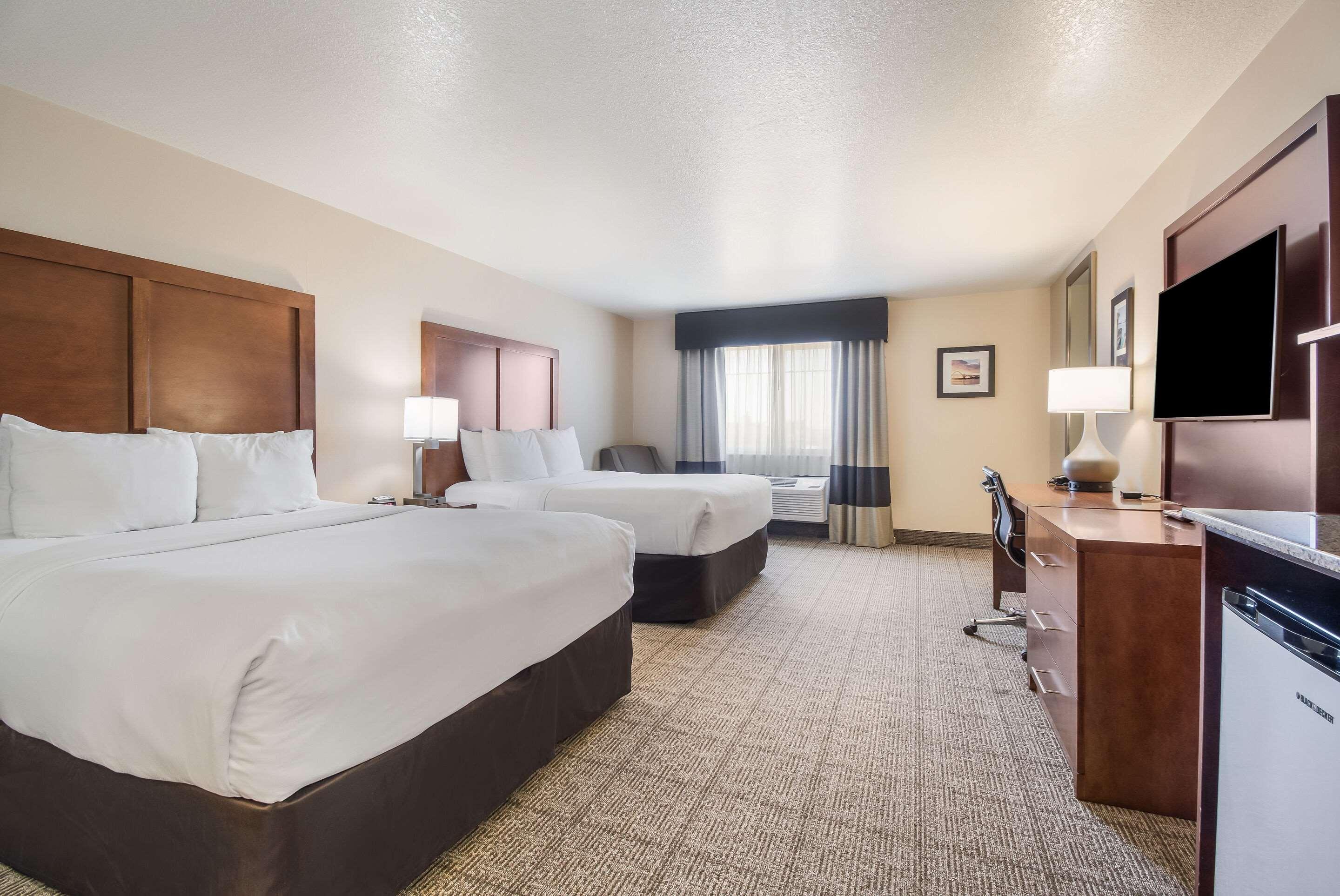 Comfort Inn Newport Bagian luar foto