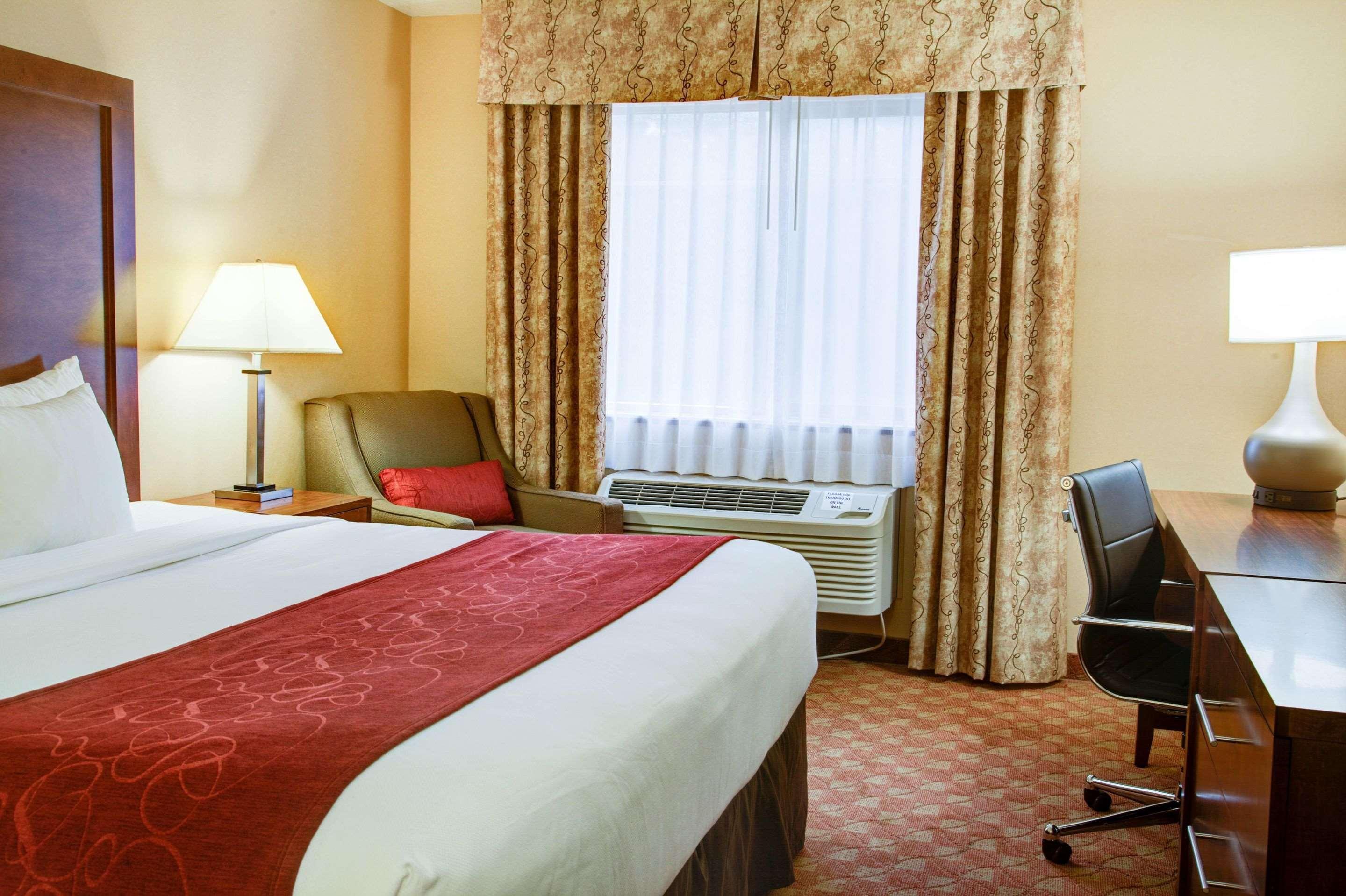 Comfort Inn Newport Bagian luar foto