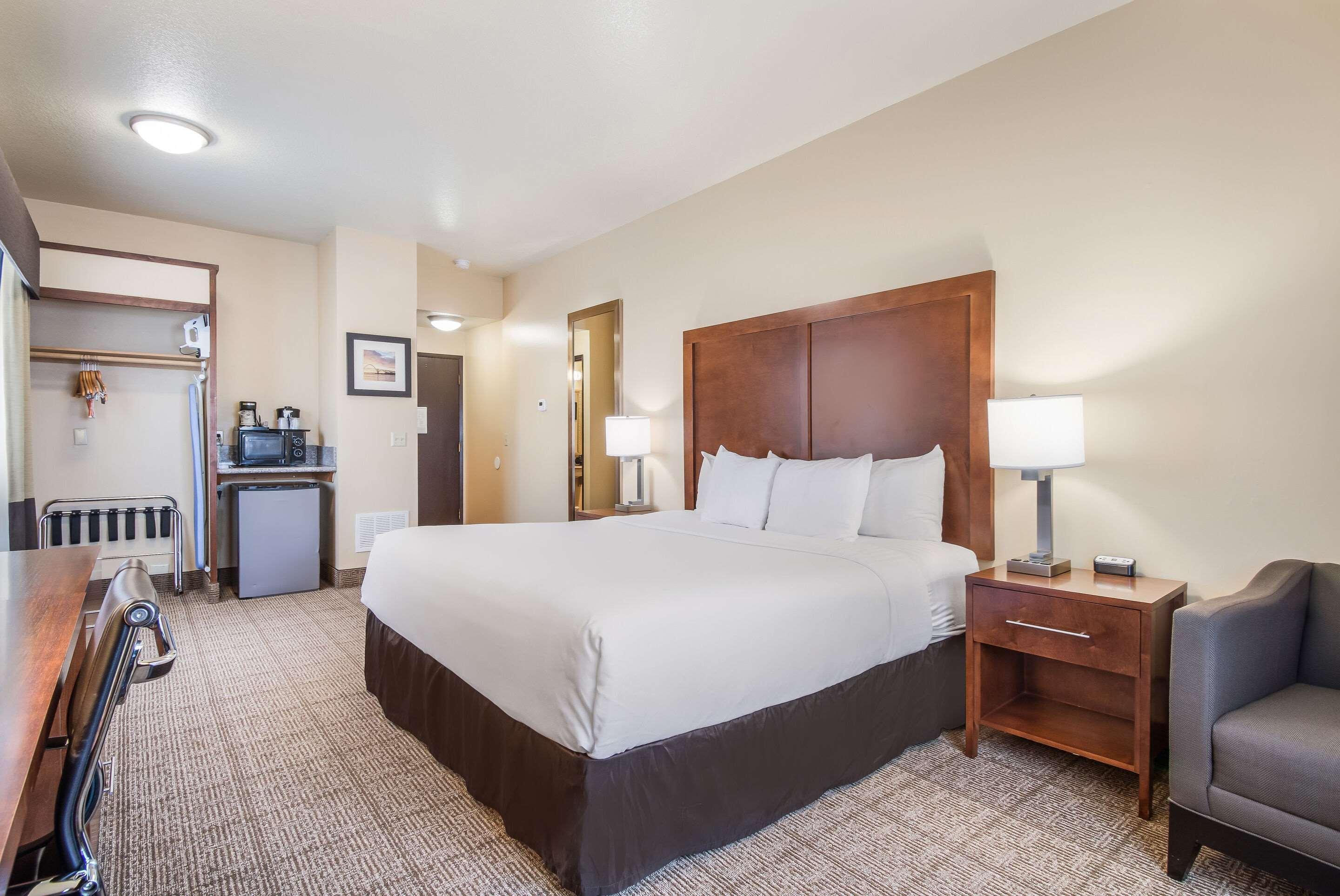 Comfort Inn Newport Bagian luar foto