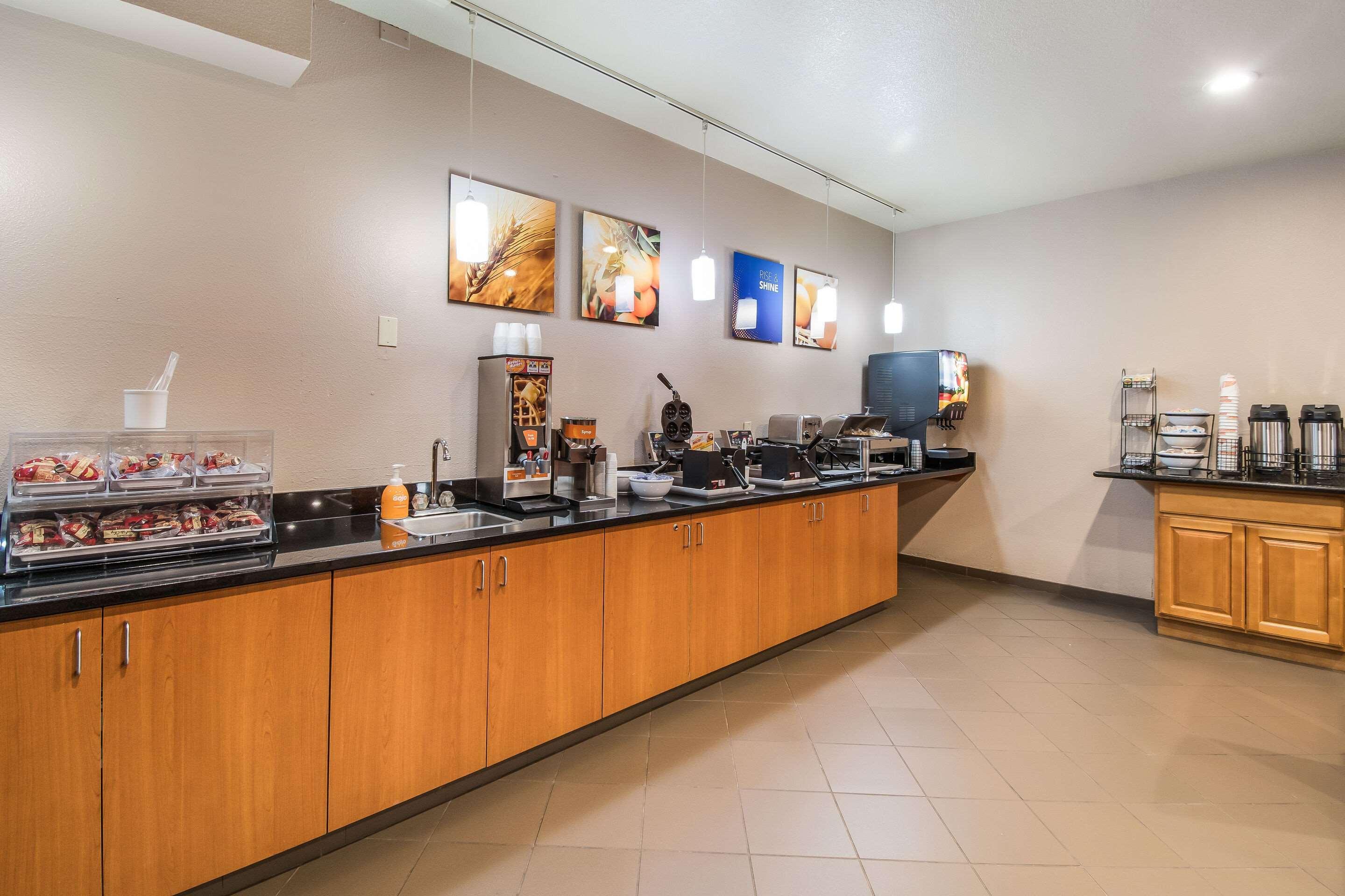 Comfort Inn Newport Bagian luar foto