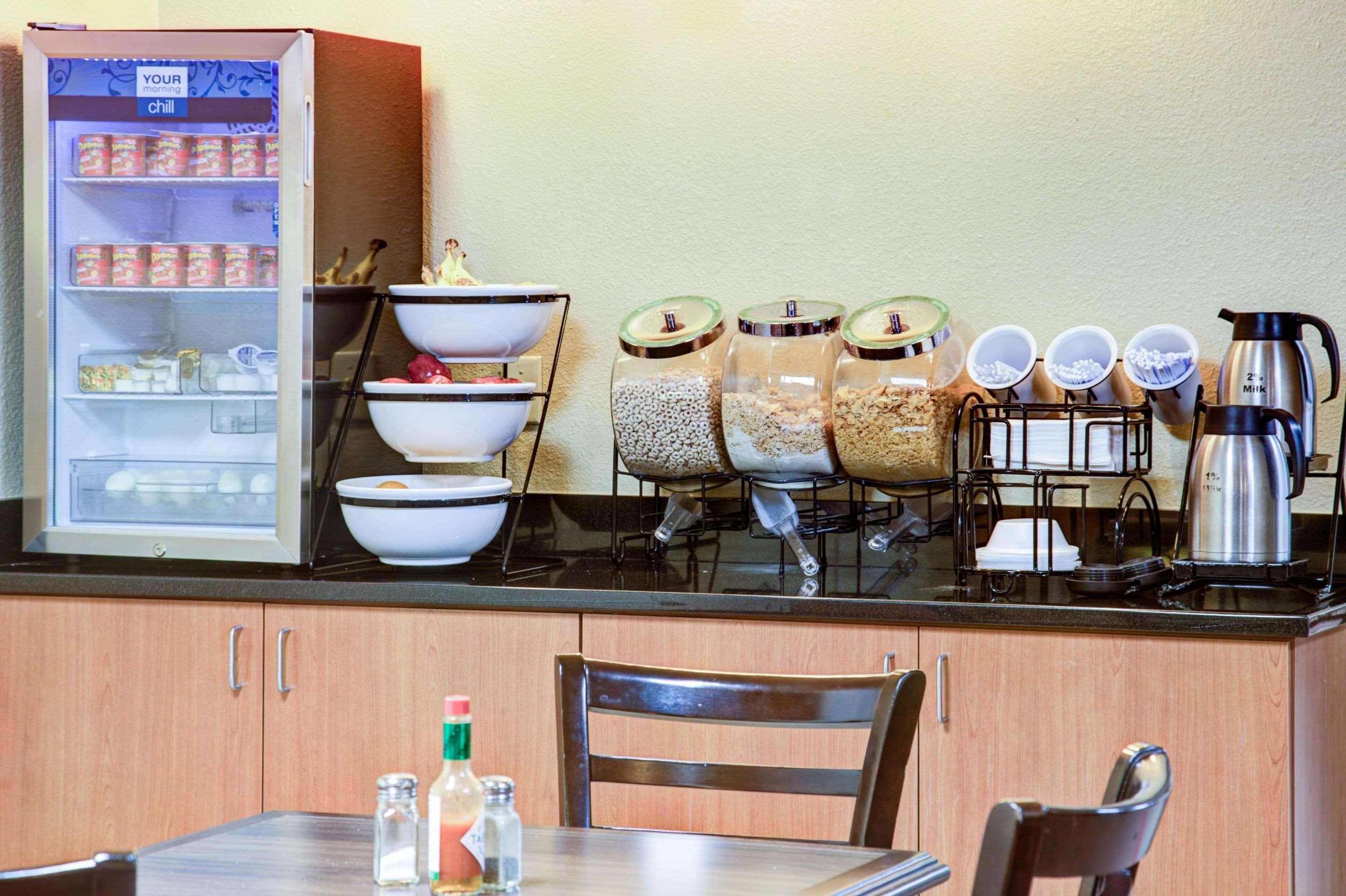 Comfort Inn Newport Bagian luar foto
