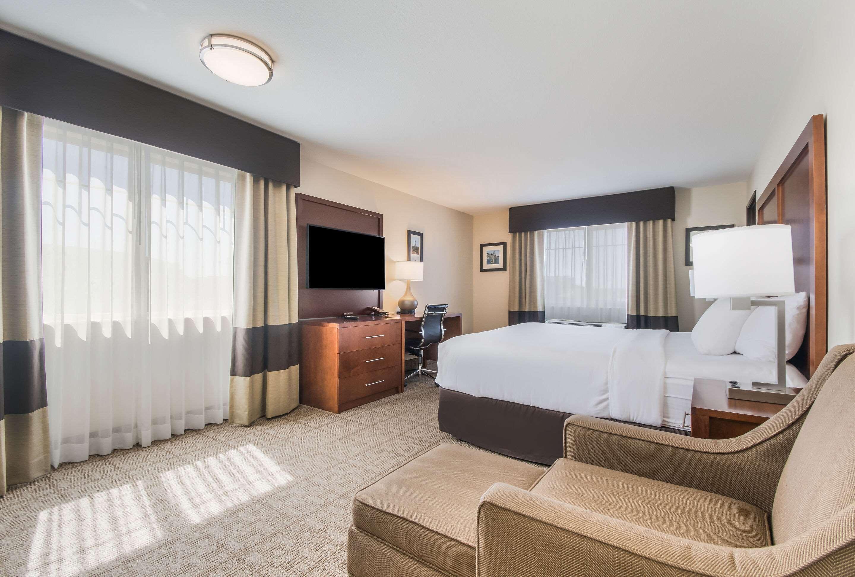 Comfort Inn Newport Bagian luar foto
