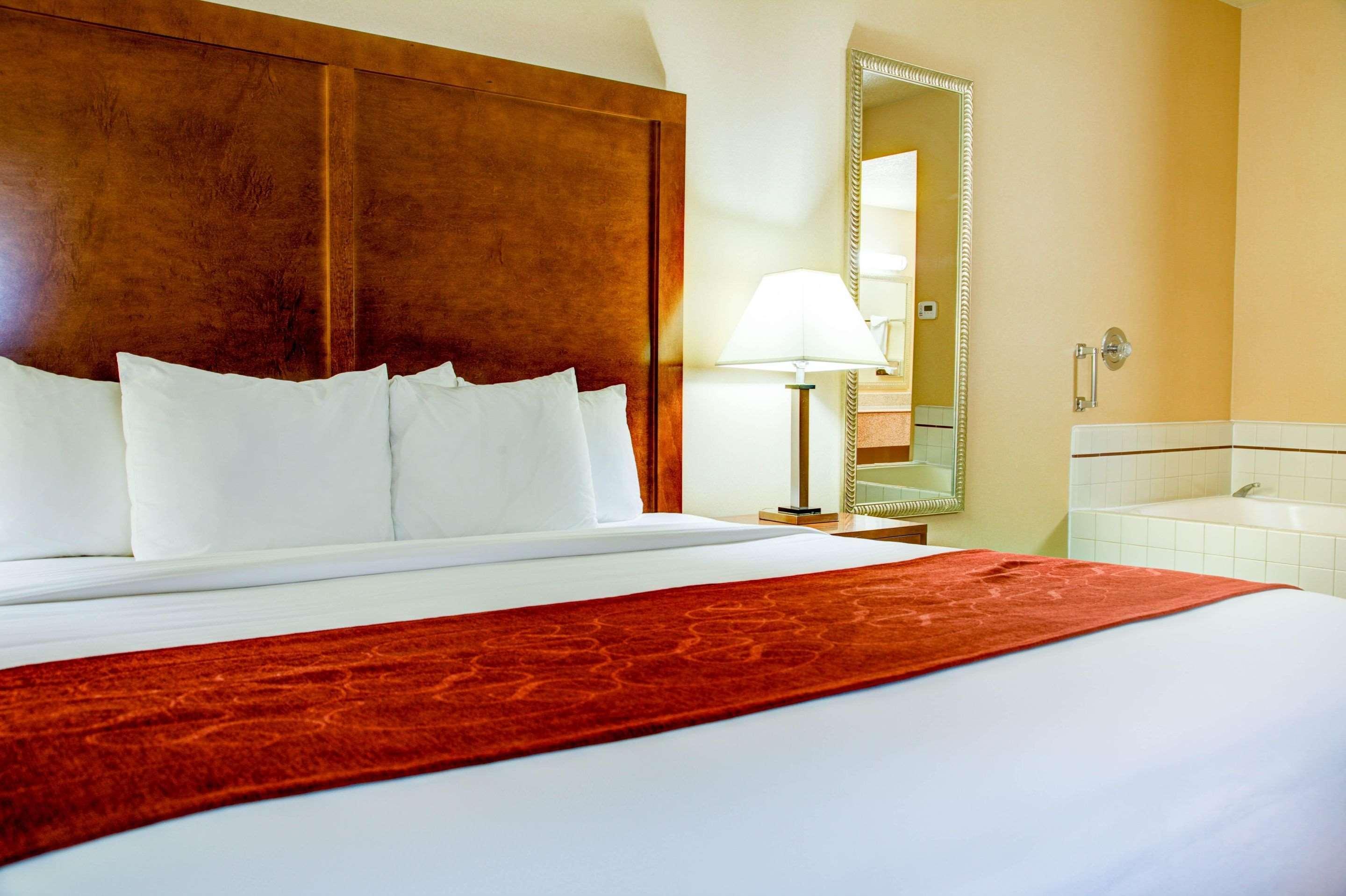 Comfort Inn Newport Bagian luar foto