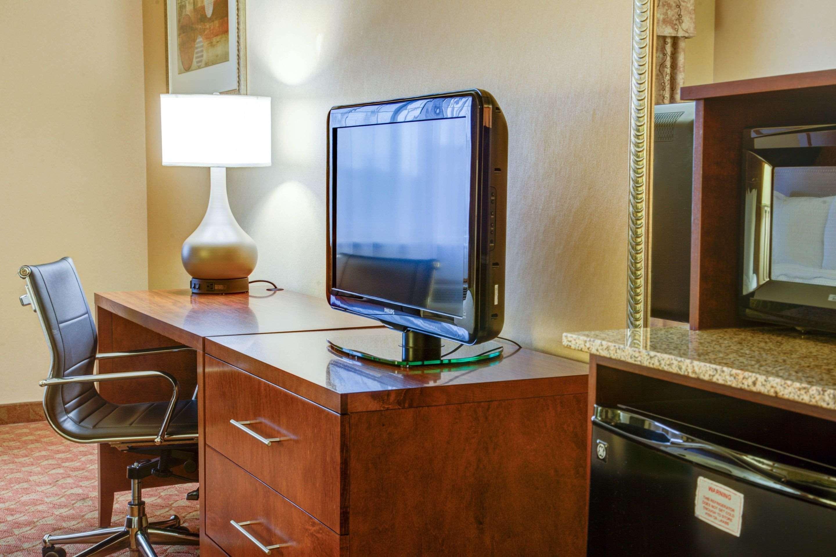 Comfort Inn Newport Bagian luar foto
