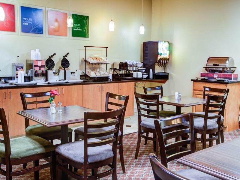 Comfort Inn Newport Bagian luar foto